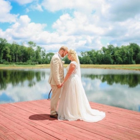 Meet your Posher, Courtney - Picture 1 of 1